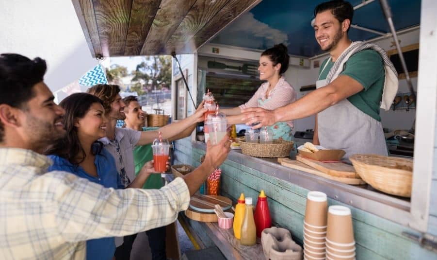 Read more about the article Why It Pays To Be Trendy in the Food Truck Industry