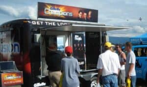 Read more about the article The Advantages & Disadvantages of Open-Air Trailers