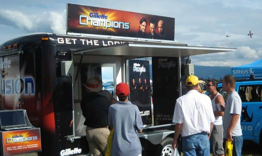 Read more about the article The Advantages & Disadvantages of Open-Air Trailers