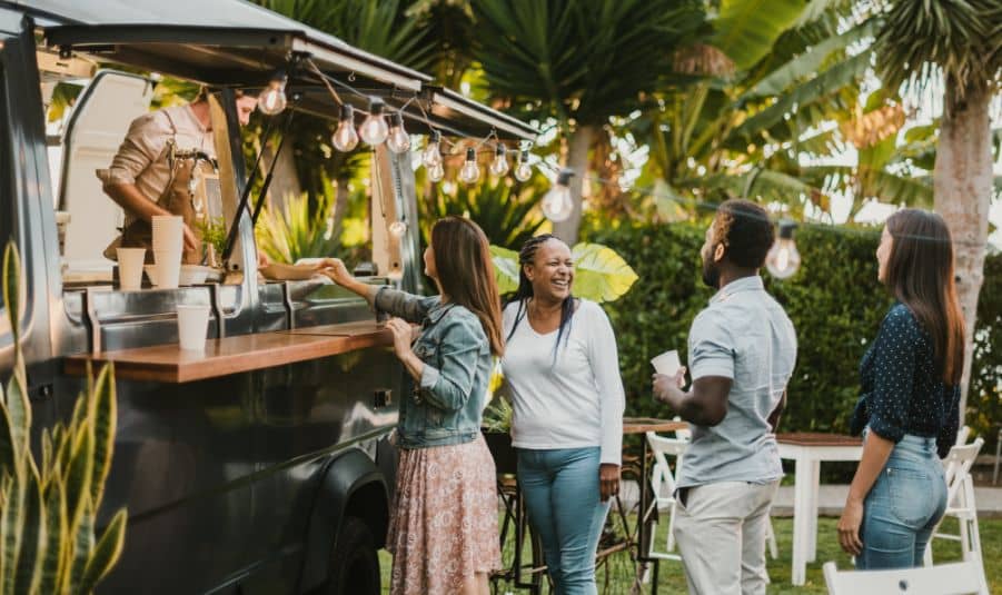 You are currently viewing 5 Tips for Starting a Successful Food Truck Business