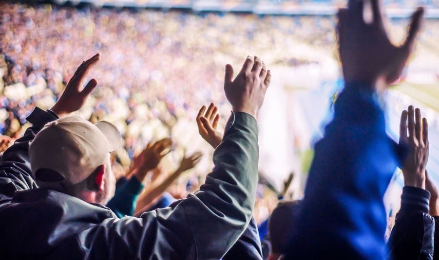 You are currently viewing 4 Sports Marketing Ideas To Increase Fan Engagement